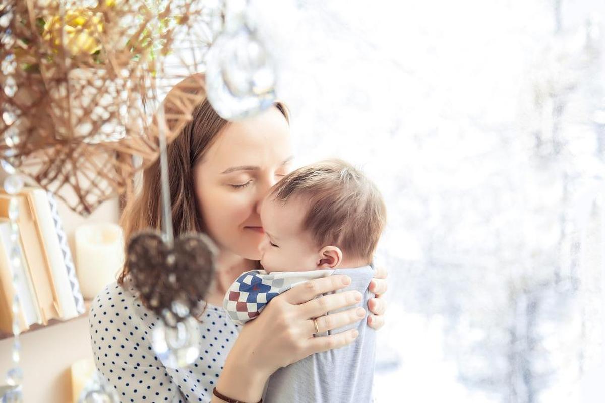 20 Gifts for New Moms – The Gift Ideas She’ll Actually Love